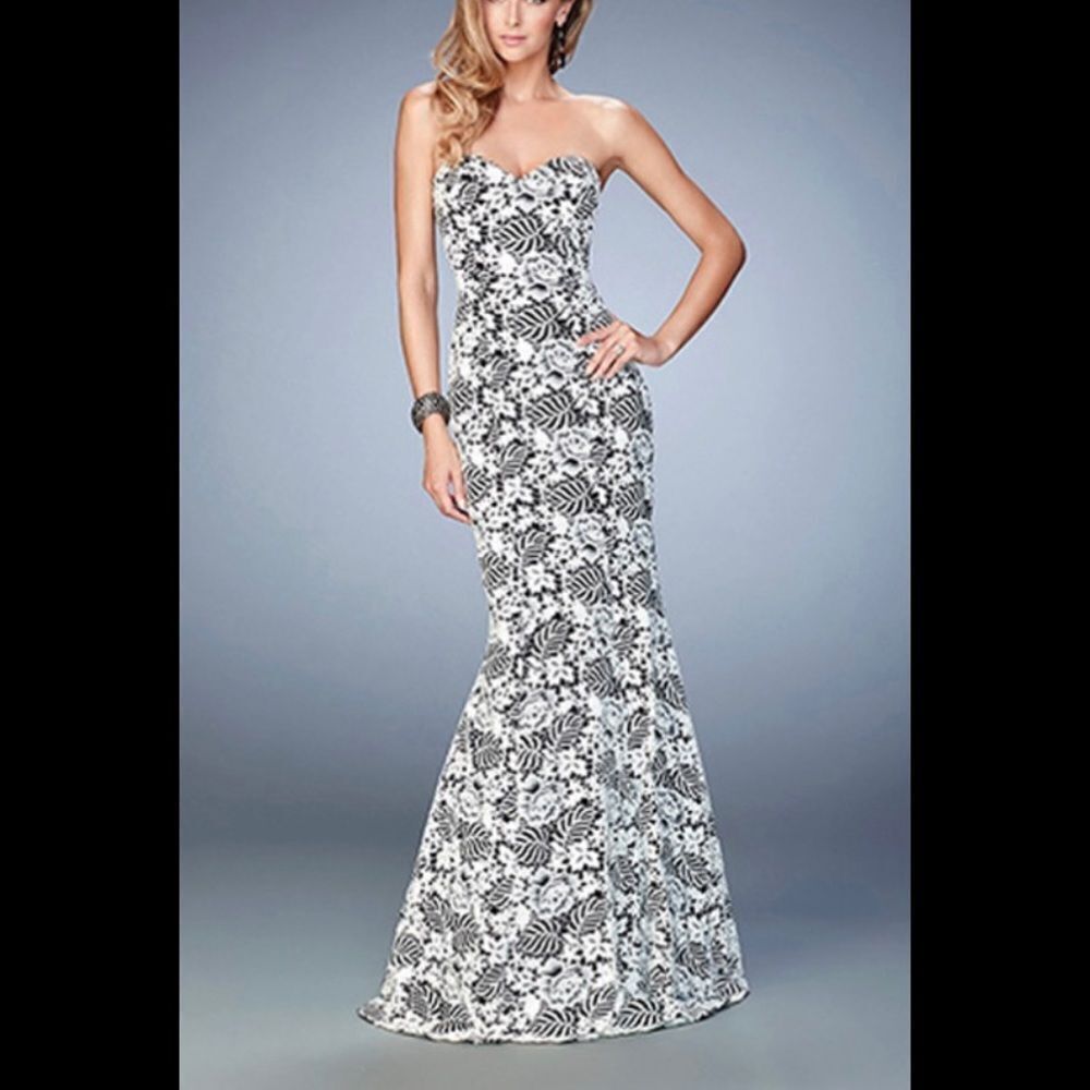 NEW LA FEMME Style # 22219 black white lace strapless mermaid maxi gown dress 14